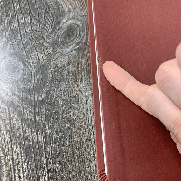 HOLY BIBLE NKJV RED LETTER EDITION NELSON LEATHERTOUCH New King James Version - Picture 4 of 11